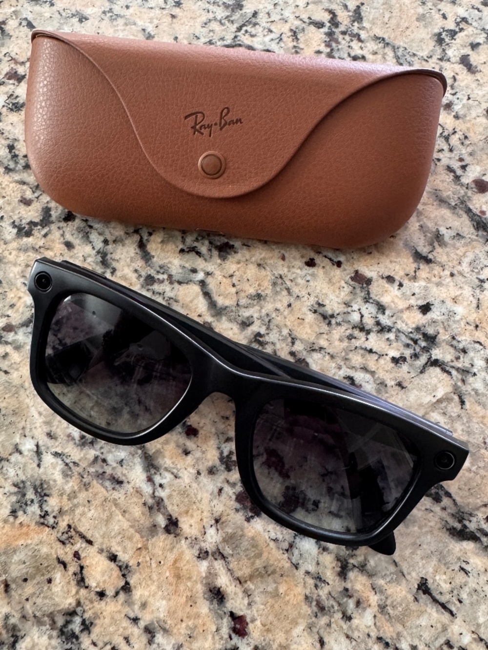 Meta Generation 2 Ray-Ban Wayfarer Smart Glasses RW4006 (50-22) w/ Charging Case